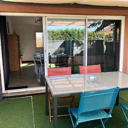 Grand studio à louer avec terrasse *
