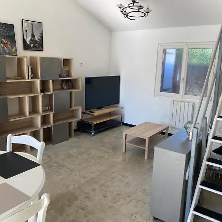 Apartamento Grand studio à louer avec terrasse
